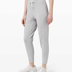 NEW Lululemon metro miles jogger size 10